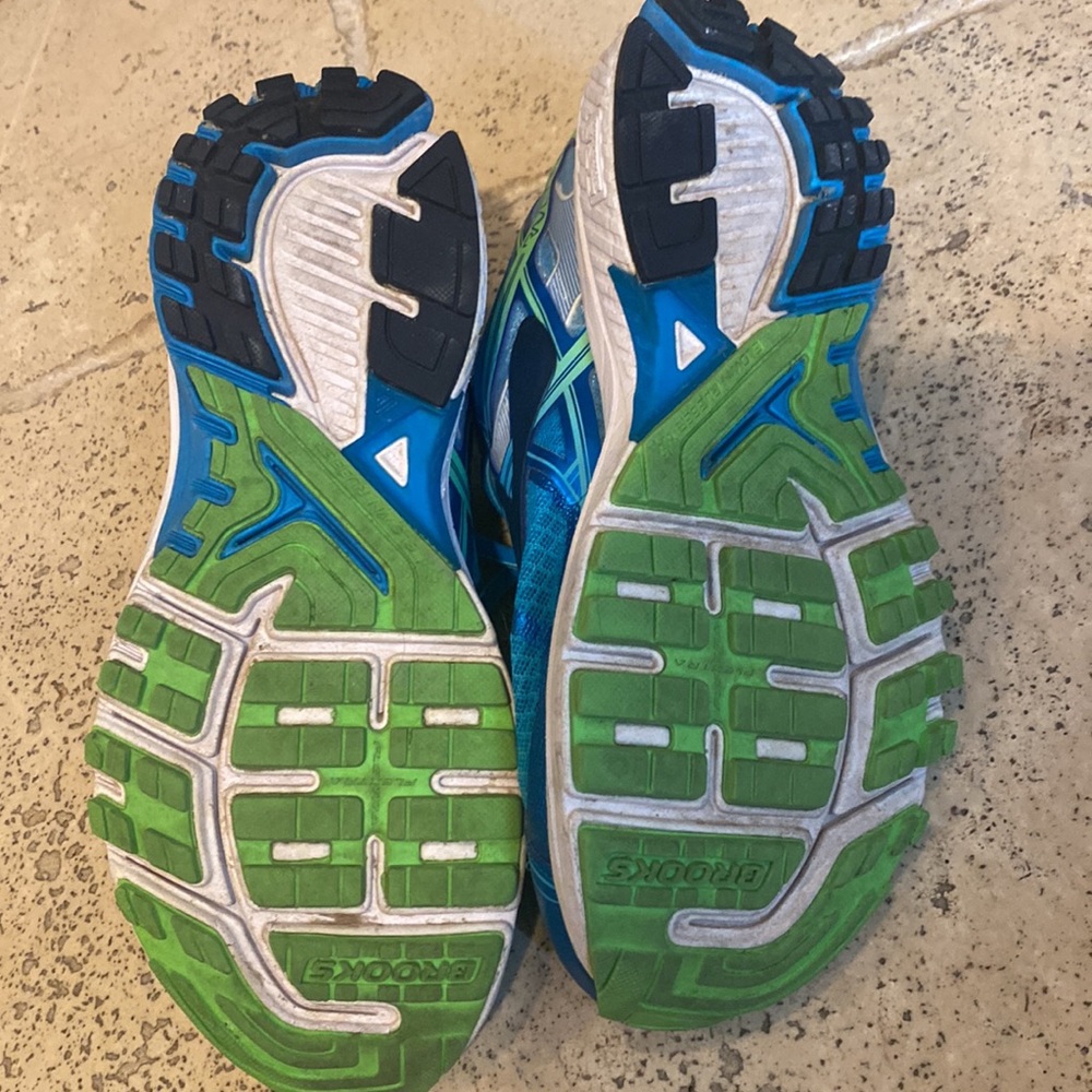 Brooks sneakers - Picture 3 of 3